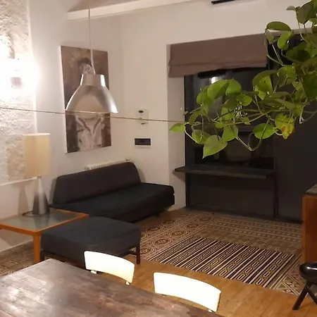 Beautiful House With Old Industrial Chimney 公寓 *